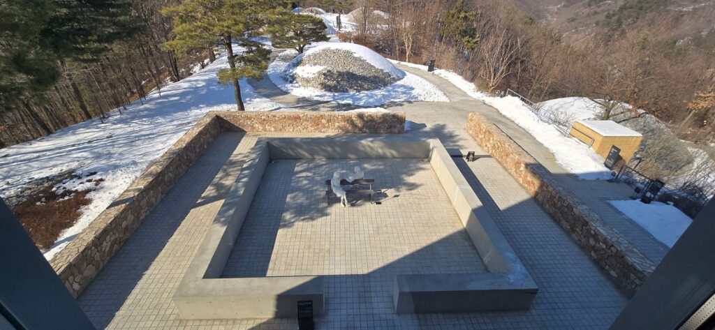 원주 뮤지엄 산 건축여행|안도 다다오의 빛과 콘크리트, 겨울 산책 10 겨울 뮤지엄산 스톤가든과 스톤마운드